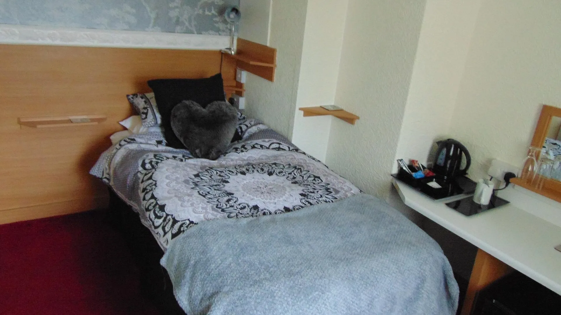 The Golden Sands B&B Blackpool 4*,  United Kingdom