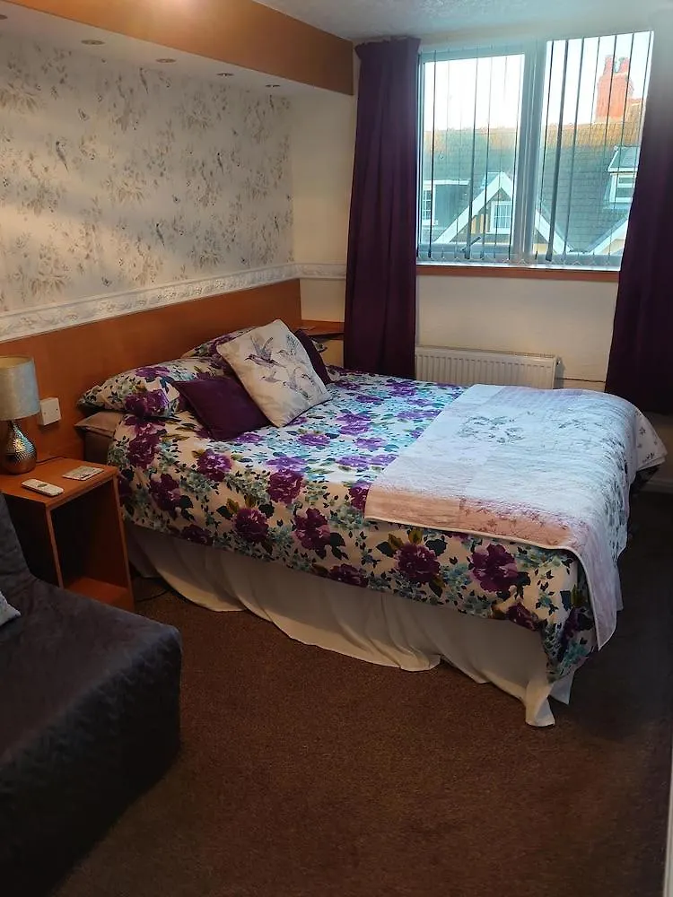 The Golden Sands B&B Blackpool Guest house