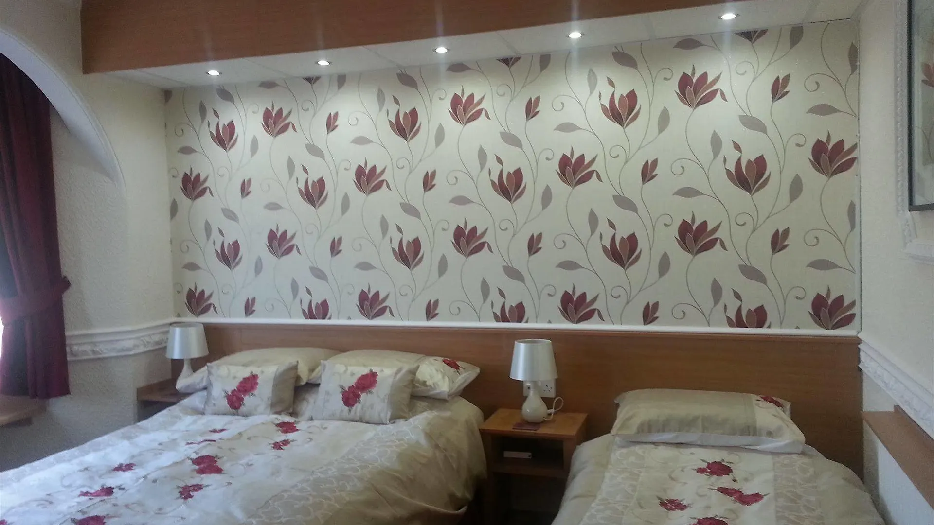 The Golden Sands B&B Blackpool 4*,  United Kingdom